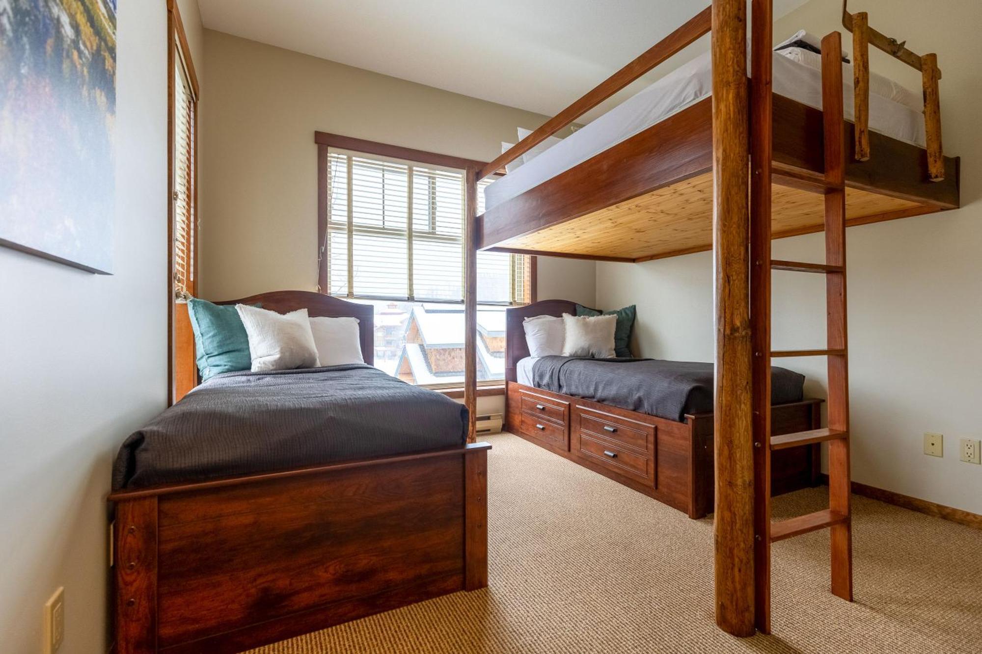 Snow Creek Lodge By Fernie Central Reservations エクステリア 写真