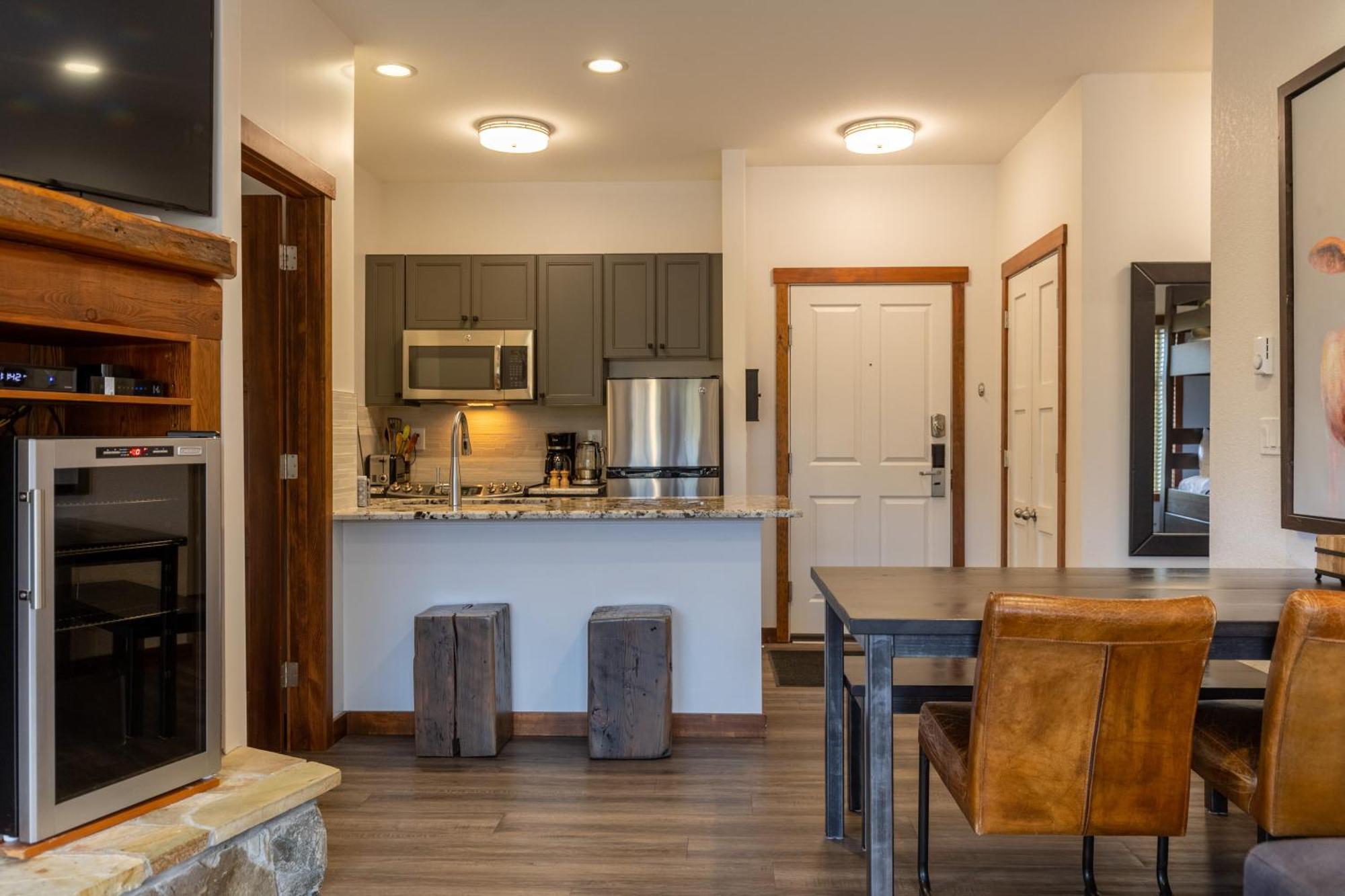 Snow Creek Lodge By Fernie Central Reservations エクステリア 写真