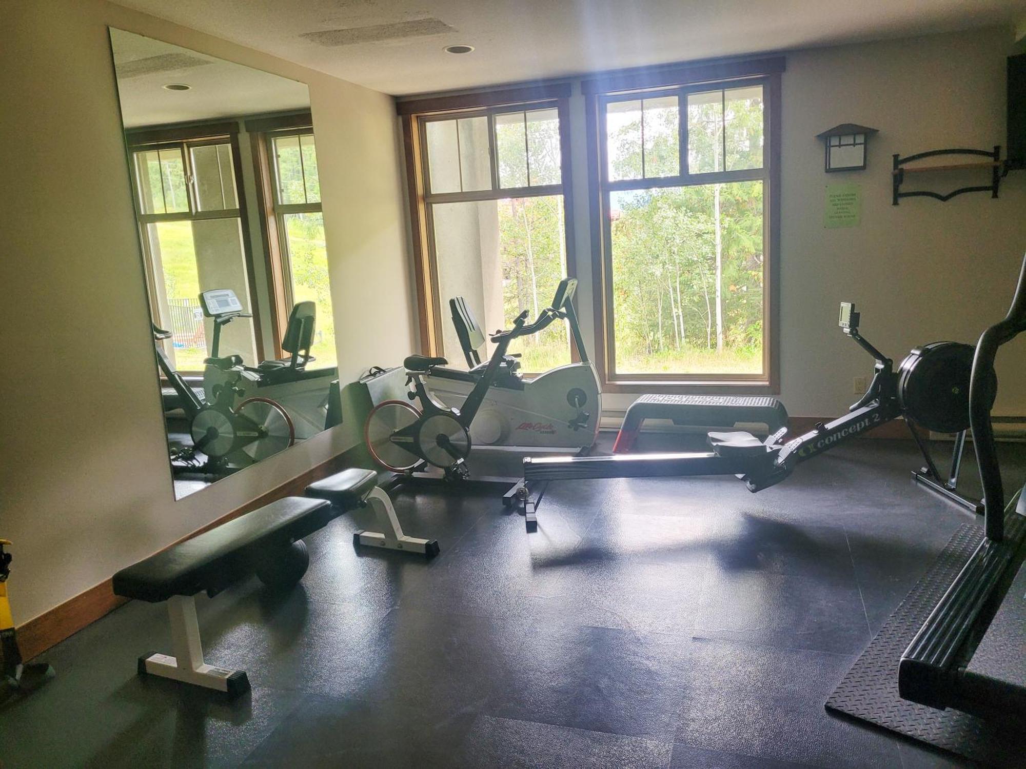 Snow Creek Lodge By Fernie Central Reservations エクステリア 写真