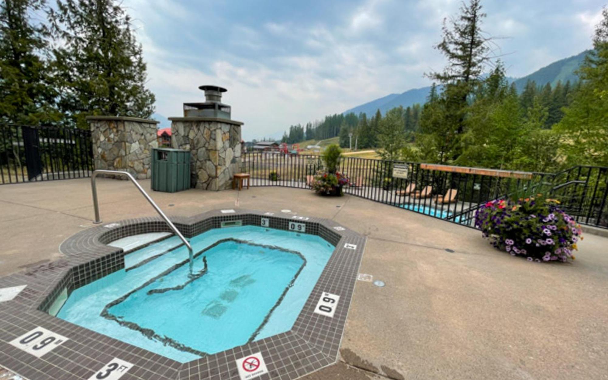 Snow Creek Lodge By Fernie Central Reservations エクステリア 写真