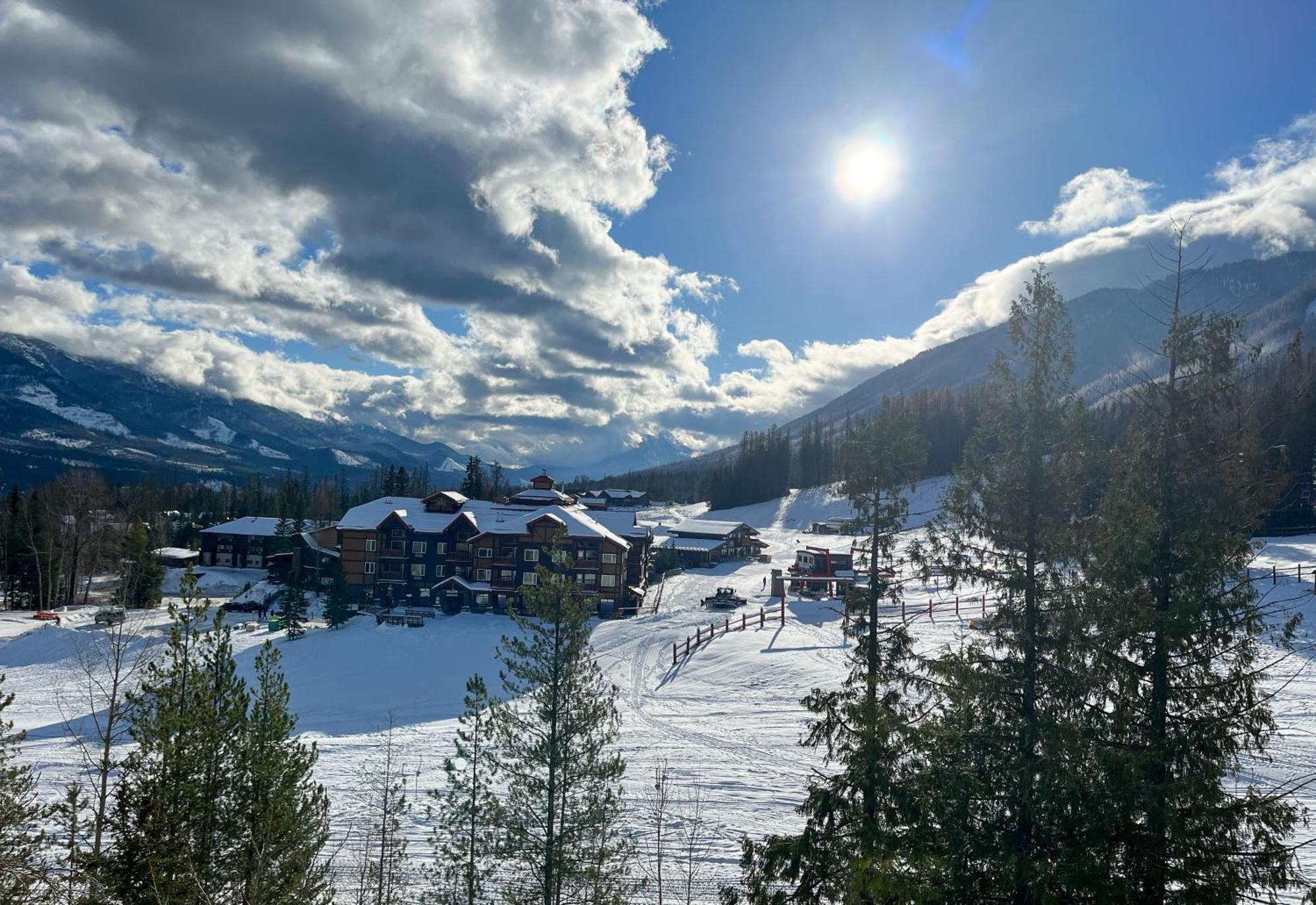 Snow Creek Lodge By Fernie Central Reservations エクステリア 写真