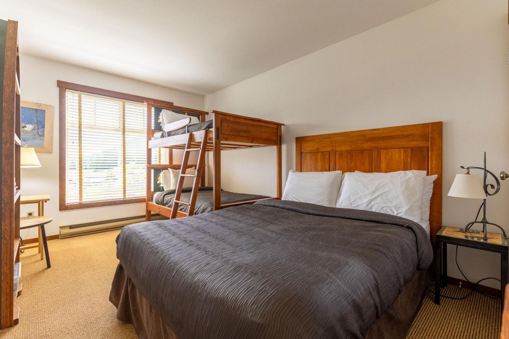 Snow Creek Lodge By Fernie Central Reservations エクステリア 写真